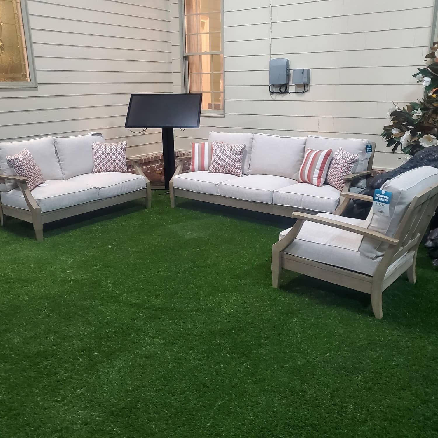 Outdoor Sofa, Loveseat, and Chairs - Furniture of Dalton 